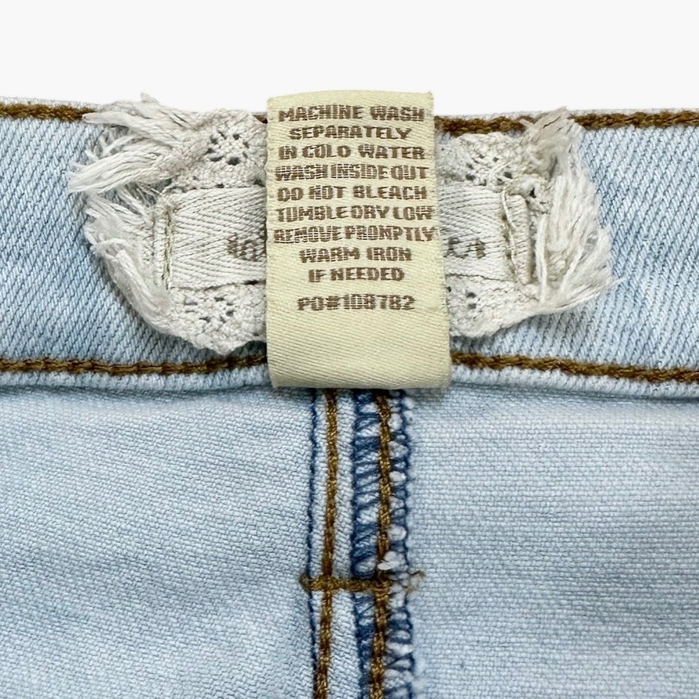 Altar'd State light wash flare jeans 27/5 - Picture 4 of 9